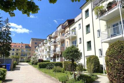 Ab 1.8.! Schöne 2-Raumwohnung mit Balkon, Tageslichtbad u. Stpl. in Marienthal! Blick ins Erzgebirge! - Zwickau