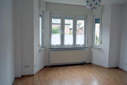 TOPLAGE: Großzügige 3-Zi-Hochpaterre-Whg, Erker, moderne Ausstattung, Balkon - Brühl