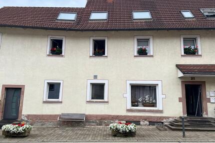 Mehrfamilienhaus mit Gewerbeeinheit – solide Kapitalanlage - Hettstadt