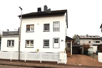 Haus zum Kaufen in Hattersheim am Main 730.000,00 € 212 m²