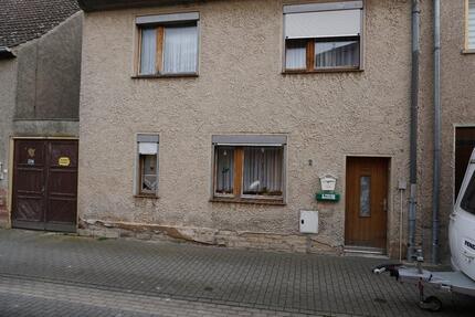 Handwerkerhaus mit Potenzial in Heldrungen-Neue Heizung - An der Schmücke