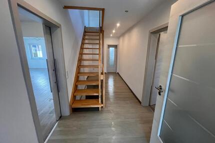 5-Zimmer-Wohnung in Heideck – mit Garten, Balkon und Terrasse