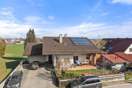 Großes Haus (ca. 245 m² Wfl.155 m² Nfl.) in Wiedergeltingen