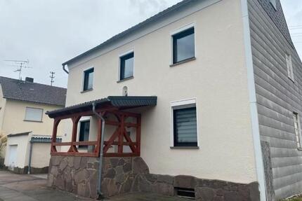 Einfamilienhaus - 299.000,00&nbsp;EUR Kaufpreis, ca.&nbsp; 150,00&nbsp;m&sup2; in Euskirchen (PLZ: 53881) Dom-Esch