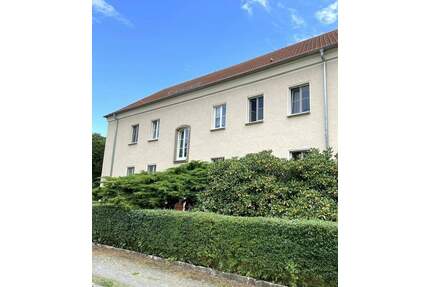 Attraktive Mehrfamilien- Doppelhaushälfte in grüner Stadtrandlage von Pirna!