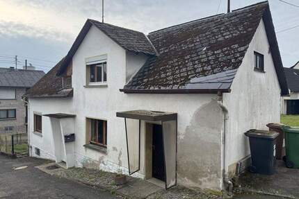 Einfamilienwohnhaus freistehend in 56244 Hartenfels - renovierungsbedürftig