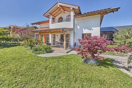 Haus zum Kaufen in Bad Endorf 1.490.000,00 € 211.5 m²