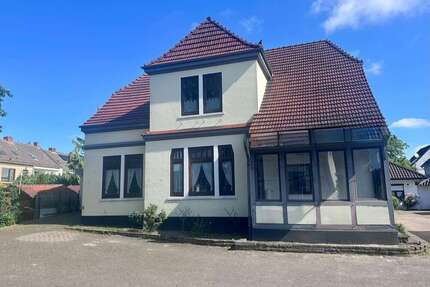 Haus zum Kaufen in Bremen 415.000,00 € 358 m²