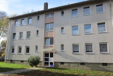 teilsanierte 2-Zi.-Wohnung im EG eines ruhigen Mehrfamilienhauses - Bochum Bochum-Mitte