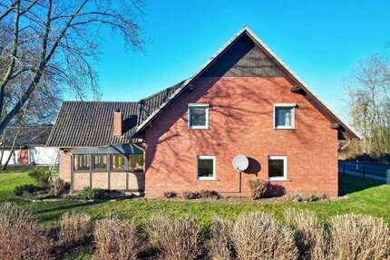 Haus zum Kaufen in Petershagen 300.000,00 € 213.66 m²