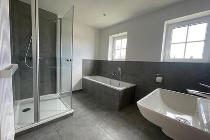 Grosszügige, helle, renovierte 4-Zi-Whg. in Büchlberg