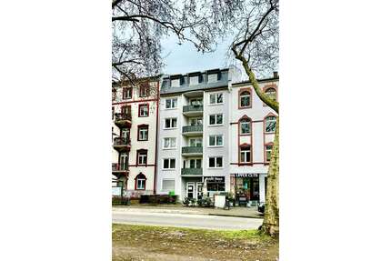 Haus zum Kaufen in Frankfurt 3.250.000,00 € 710 m²