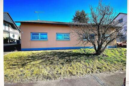 Doppelhaushälfte - Charmanter 3-ZKB-Bungalow mit Gartenanteil Garage - Gillenfeld