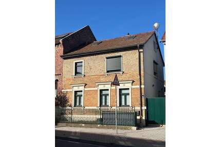 Haus zum Mieten in Halle 1.300,00 € 125 m²