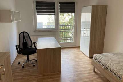 Wohnung zum Mieten in Gera 200,00 € 28.41 m²