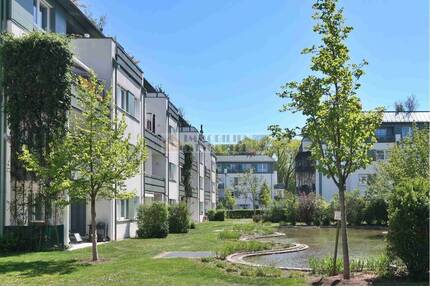 Seeblick: Moderne 2 Zimmer Wohnung mit Balkon und Lift, inklusive TG-Stellplatz - Regensburg Galgenberg