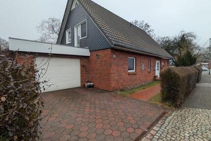 Haus mit zwei Wohneinheiten auf 587qm Grundstück in 25899 Niebüll