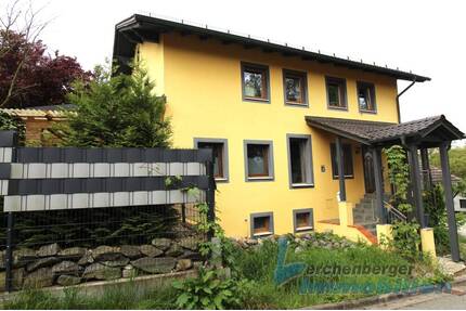 **Zweifamilienhaus in LandauIsar - Ihr neues Zuhause mit vielseitigen Möglichkeiten** - Landau an der Isar