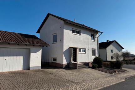 Wohnen wie im eigenen Haus – Erdgeschosswohnung mit großem Garten - Bad Emstal