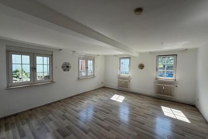 Helle 3-Zimmer-Wohnung (80 m²) in Frankfurt-Unterliederbach - Frankfurt am Main