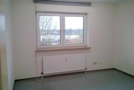 Kurzfristig beziehbar: Nutzen Sie das günstige Kleinbüro im Gewerbegebiet von Eichenau, S4