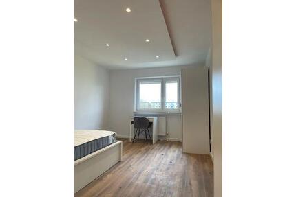 Schönes WG Zimmer mit Balkon und super Anbindung - München Ramersdorf-Perlach