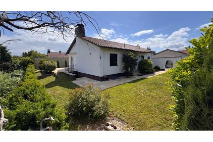 Großzügiger Bungalow auf 653 m² Grundstück mit Ausbaupotenzial – - Friedelsheim