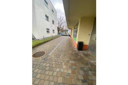 Praxis-Bürofläche zu vermieten - 1.250,00&nbsp;EUR Kaltmiete, ca.&nbsp; 125,00&nbsp;m&sup2;&nbsp;Wohnfl&auml;che in Nürnberg (PLZ: 90473) Langwasser