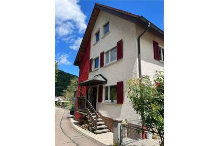 Doppelhaushälfte mit Kachelofen & Sauna - Wohnen mit Wärme und Charme - Wiesensteig