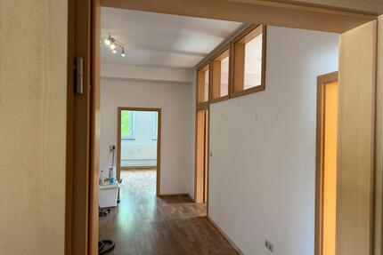 Großzügige 5,5 Zimmer-Wohnung mit Riesen-Terrasse in Bamberg-Gartenstadt