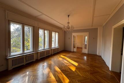 Herrschaftliches Wohnen in einer 5-Raum-Maisonnette-Wohnung - Heidenau