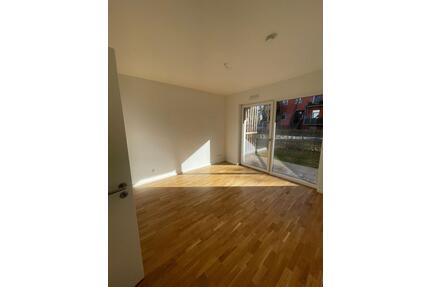 2 Zimmer Berlin - 6.000,00&nbsp;EUR Kaltmiete, ca.&nbsp; 40,60&nbsp;m&sup2; in Nauen (PLZ: 14641)