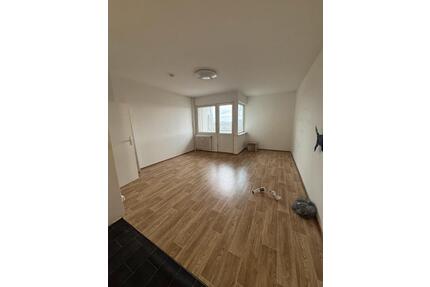 1 Zimmer Wohnung mit Anmeldung - 749,00&nbsp;EUR Kaltmiete, ca.&nbsp; 40,00&nbsp;m&sup2; in Berlin (PLZ: 13583) Spandau
