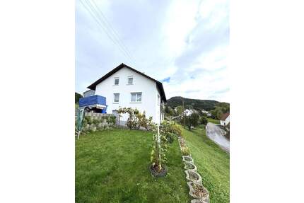 Zweifamilienhaus in ruhiger Lage - Wellendingen/Wilflingen