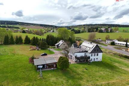 Ehemaliger Berggasthof in Alleinlage: Marienberg im Erzgebirge: 46.360 m² Grundstück, PV & Gästezimmer - Marienberg / Rübenau