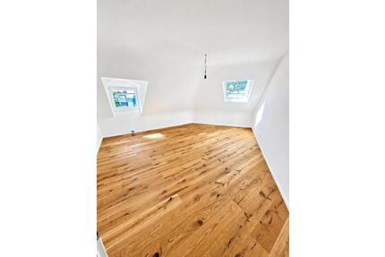 Erstbezug: Kernsanierte 2-Zimmer-Wohnung mit EBK in Stuttgart-Bad