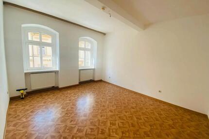 Helle und geräumige 4-Zimmer-Wohnung zu vermieten! - Rohr