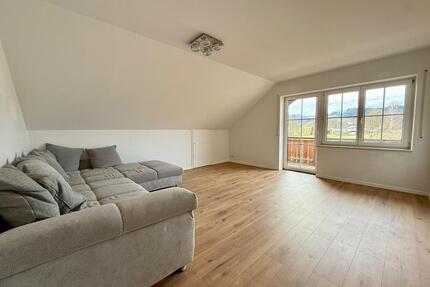 Hell & gepflegt! Neu renovierte 4-Zi-Whg mit Küche, Garage und großem Balkon in ruhiger Lage - Bad Griesbach im Rottal