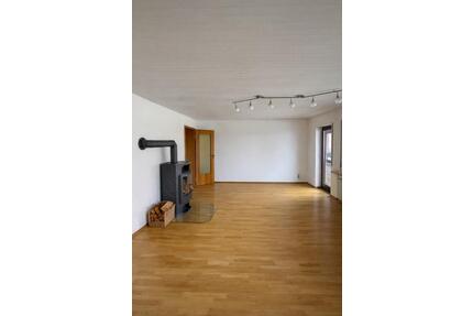 4-Zimmer Wohnung mit Balkon in Eglfing zu vermieten