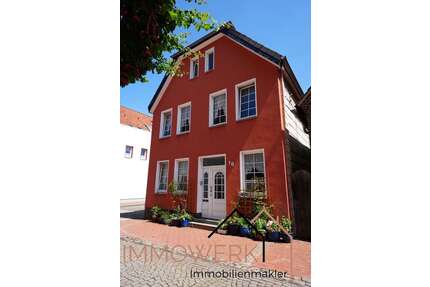 Haus zum Kaufen in Obernkirchen 85.000,00 € 143 m²