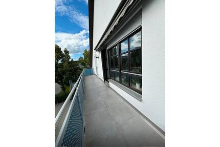 modern renovierte 2 Zimmerwohnung mit Stellplatz in Augsburg