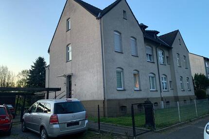 Ein - Zweifamilienhaus - 370.000,00&nbsp;EUR Kaufpreis, ca.&nbsp; 160,00&nbsp;m&sup2; in Recklinghausen (PLZ: 45665) Berghausen