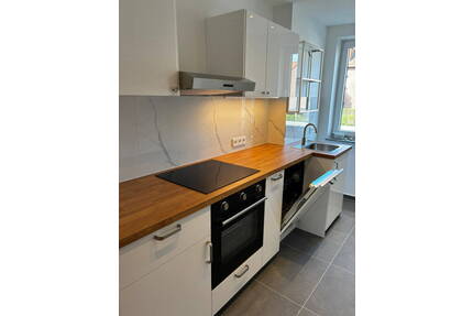 Erstbezug nach Modernisierung - Helle 3-Zi.-Wohnung mit Balkon & Einbauküche - Hannover Misburg-Nord