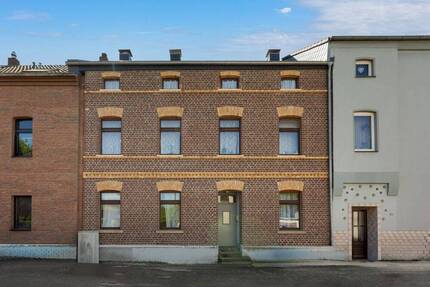Mehrfamilienhaus mit Entwicklungspotenzial und großzügigem Grundstück - Düsseldorf Eller