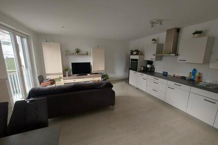 2 Zi. Wohnung, EBK, Balkon, Stellp., Aufzug - Schwarzenbruck