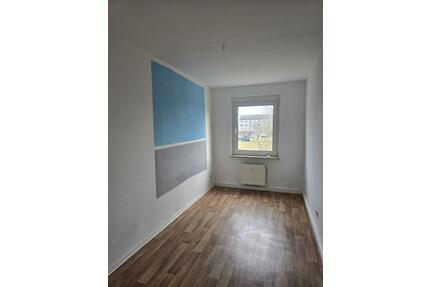 3 Monate kaltmietfrei! 3-Zimmer-Wohnung im 1. Obergeschoss mit Dusche - Kalbe (Milde)