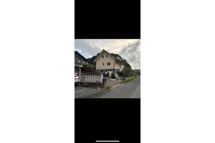 Schönes Einfamilienhaus - 325.000,00&nbsp;EUR Kaufpreis, ca.&nbsp; 127,00&nbsp;m&sup2; in Malberg (PLZ: 57629)