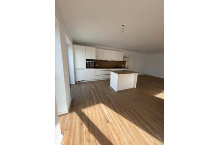 Großzügige 3-Zimmer-Wohnung mit ca. 102 m² Wohnfläche – Aufzug & Tiefgarage - Pocking