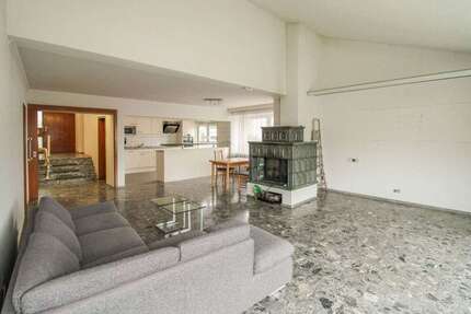 Haus zum Kaufen in Pfullingen 599.000,00 € 229.18 m²