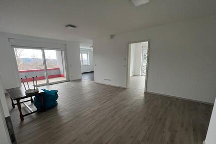 3-Zimmer-Wohnung im EG (Zweitbezug)-134qm, Waldblick und Balkon - Pirmasens Niedersimten